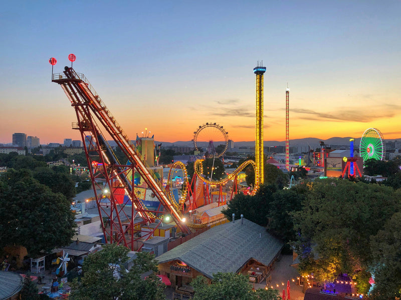 Theme Parks & Fairs